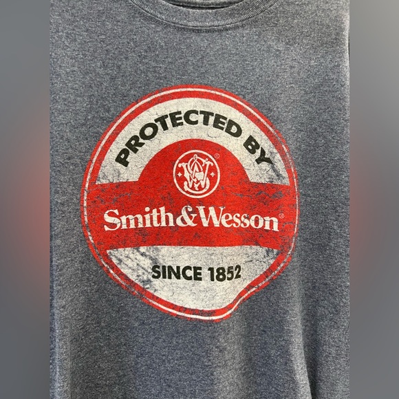 Smith & Wesson T-shirt - Picture 2 of 4